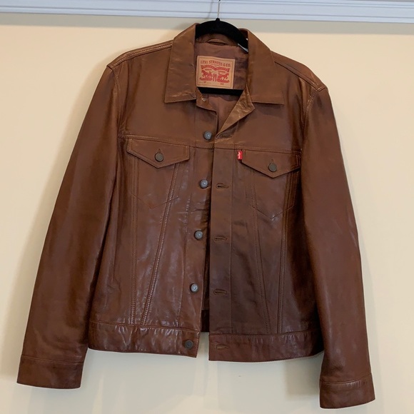 Levi’s Brown Leather Trucker 🤎